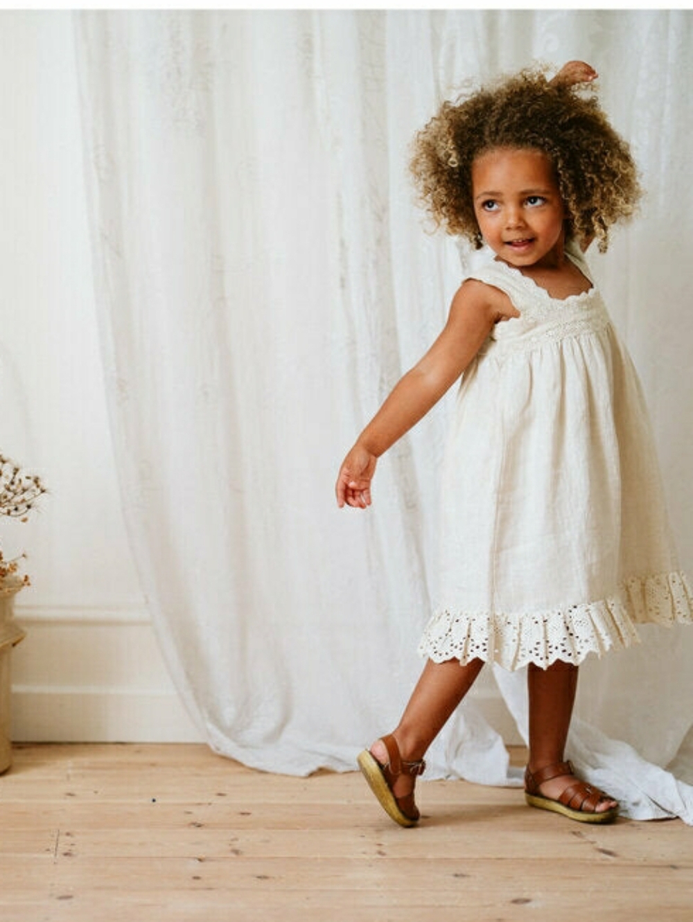NWOT Little Cotton Clothes Greta Pinafore In "Linen Oat", Size 2-3Y - Picture 3 of 15